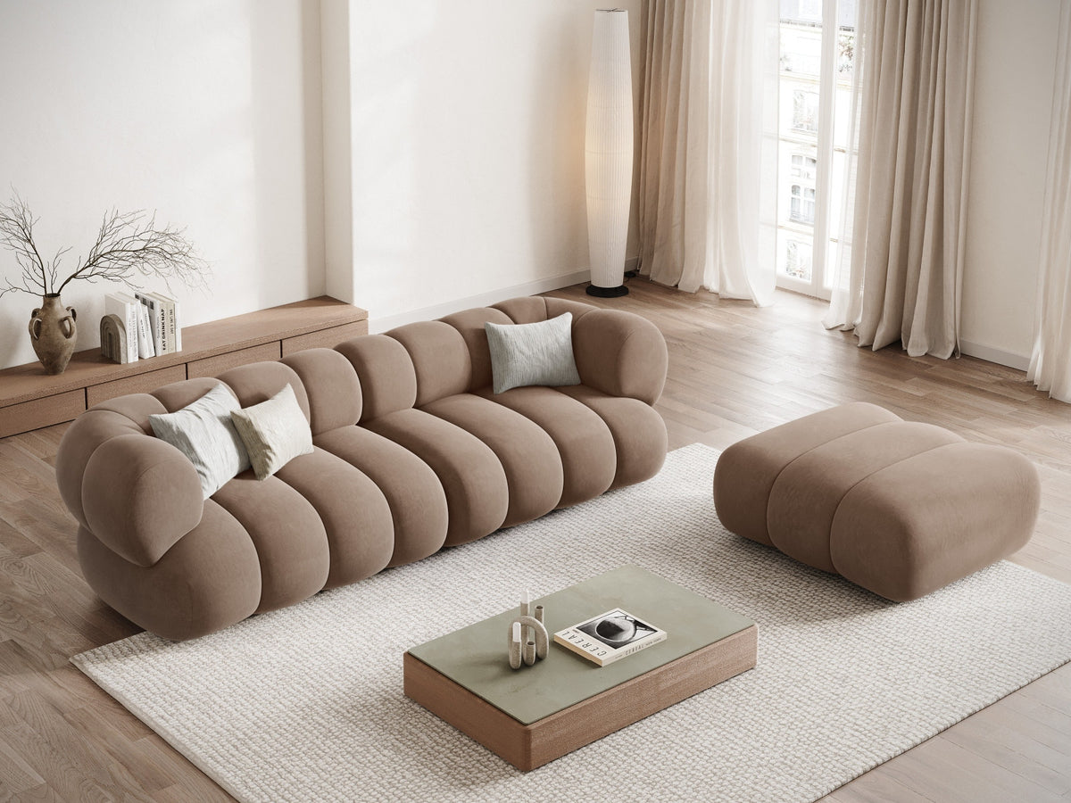 Koge Velour Sofa 4 Sitzer 95cm in Dark Beige-Vogue präsentiert im Onlineshop von KAQTU Design AG. 4er Sofa ist von Cosmopolitan Design