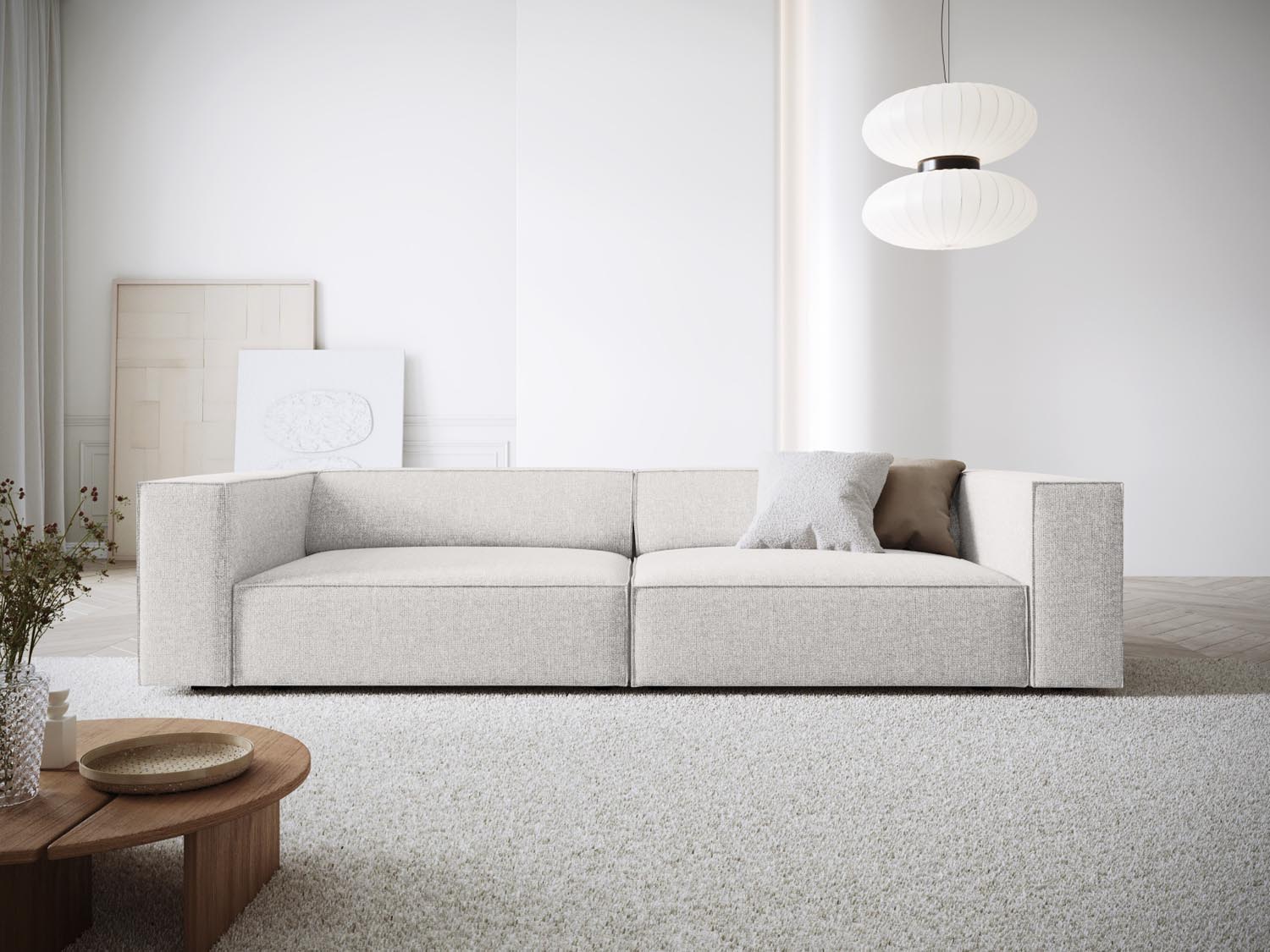 Erleben Sie das Arendal 4-Sitzer Sofa von Cosmopolitan Design – stilvolles Design, hervorragender Komfort und grosszügige 287 cm für Ihr modernes Wohnzimmer.