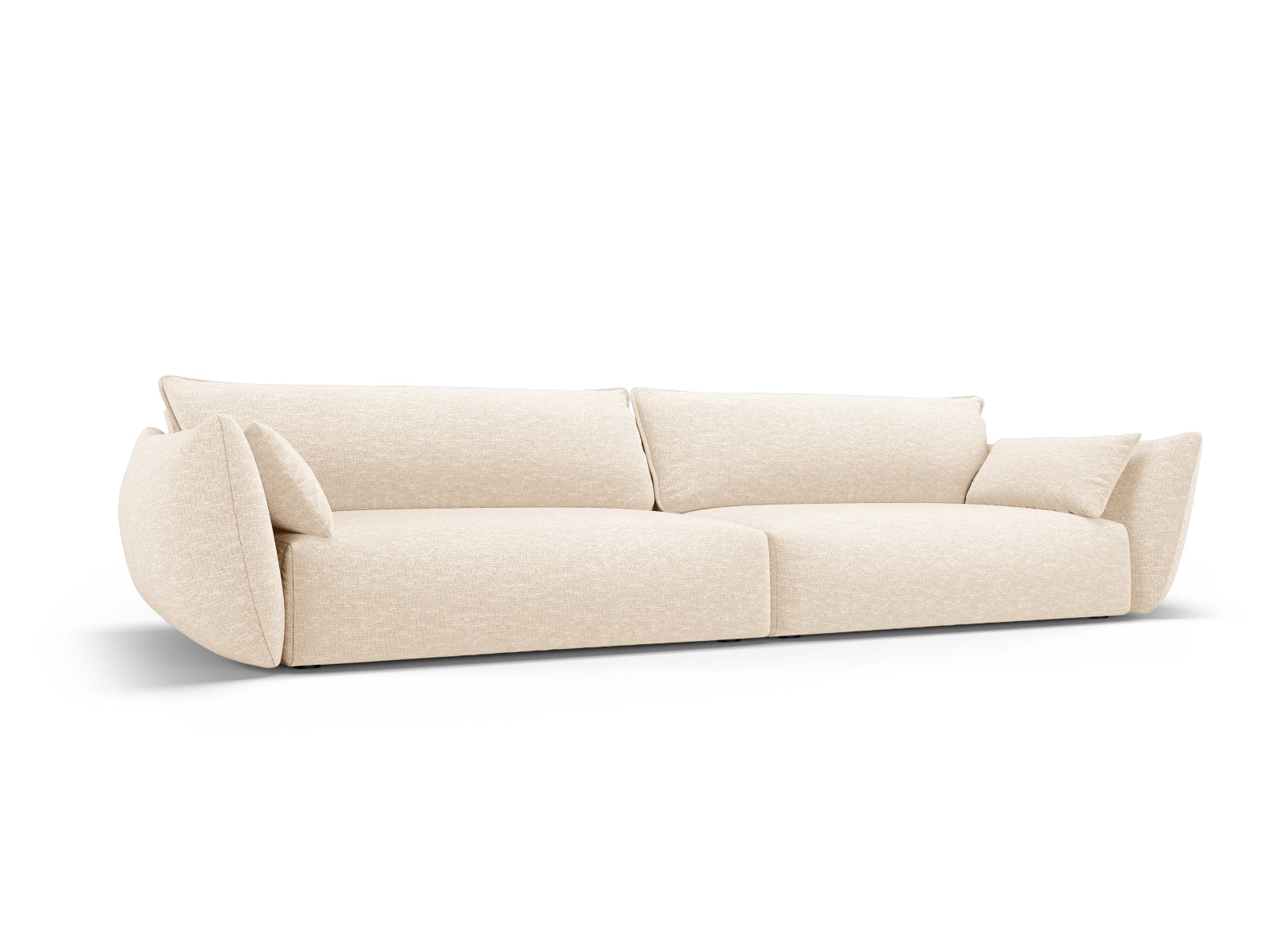 Elegantes 4-Sitzer Sofa Matera in sanftem Beige, ideal für stilvolle Wohnräume, präsentiert von Cosmopolitan Design.
