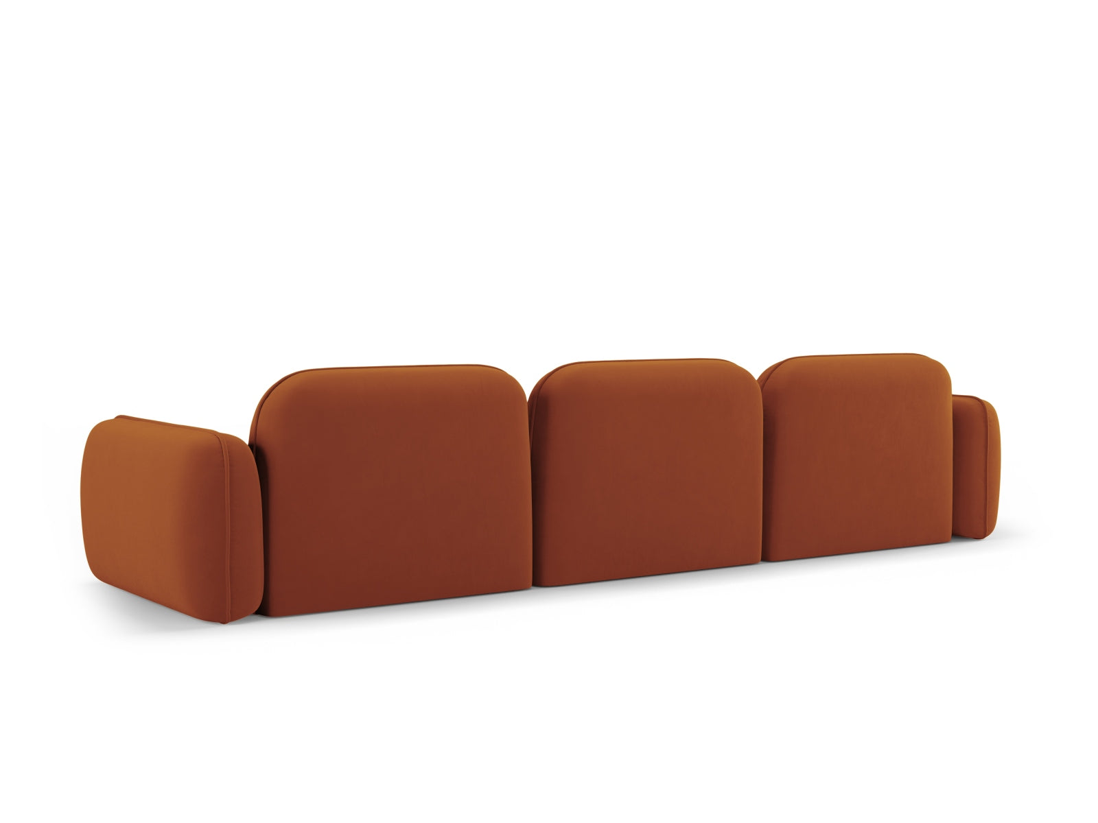 Elegantes 4-Sitzer Sofa aus weichem Velours in stilvollem Terracotta, perfekt für einladende Wohnräume und gesellige Abende.