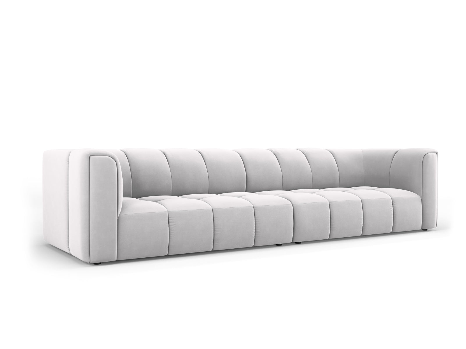 Elegantes 4-Sitzer Sofa Moritz in Silver-Bluvel, ideal für moderne Wohnräume, erhältlich bei KAQTU Design AG.