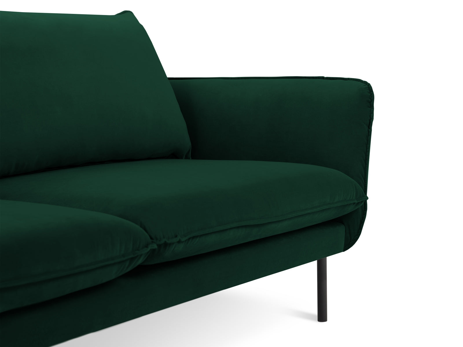 Luxuriöses 4-Sitzer Velour Sofa "Vienna" in tiefem Flaschengrün, perfekt für moderne Wohnkonzepte, von Cosmopolitan Design.