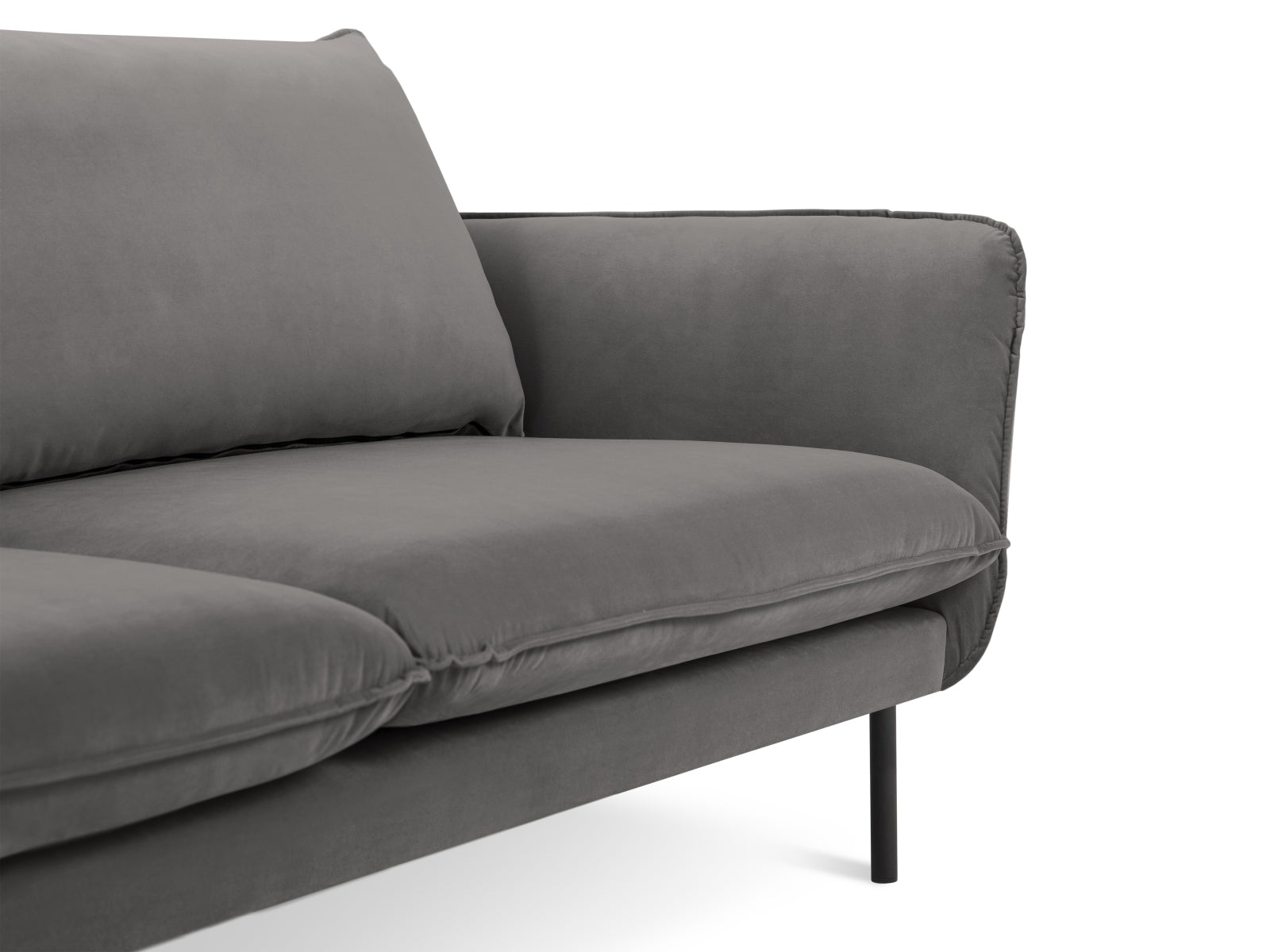 Luxuriöses 4-Sitzer Velours Sofa "Vienna" in sanften Grautönen, perfekt für stilvolle und zeitgemäße Inneneinrichtungen.