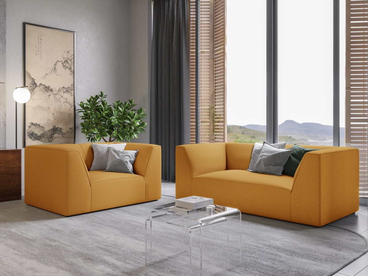 Sessel Siena 1-Sitzer von Cosmopolitan Design mit gelbem Ottawa-Stoffbezug, Massivholzrahmen und schwarzen Kunststoffbeinen aus Polypropylen.