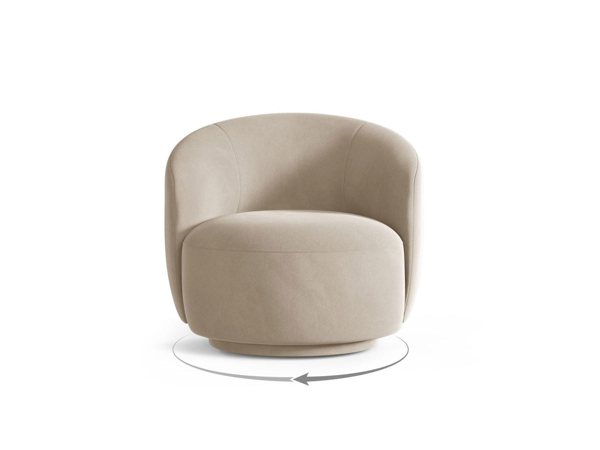 Drehsessel Savona mit samtigem Stoffbezug in Light Beige, gepolsterter Rückenlehne und stoffbezogenen Beinen auf Kiefernholzgestell.