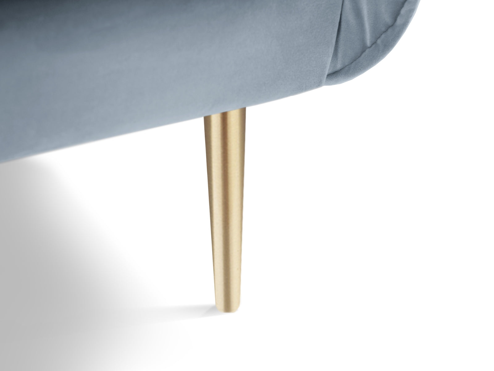Eleganter 1-Sitzer Vienna Velour Sessel in sanftem Hellblau, ideal für stilvolle Wohnräume und gemütliche Leseecken.