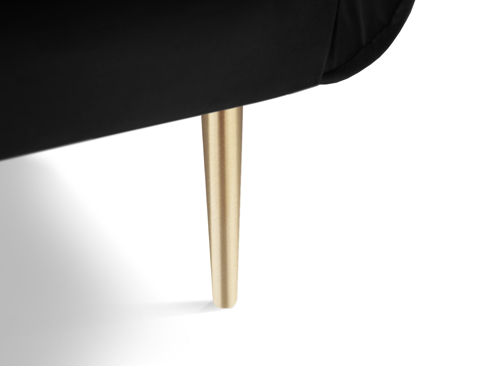Eleganter Vienna Velour Sessel in Schwarz, 1-Sitzer mit stilvollen goldenen Akzenten, ideal für stilvolle Wohnräume und gemütliche Ecken.