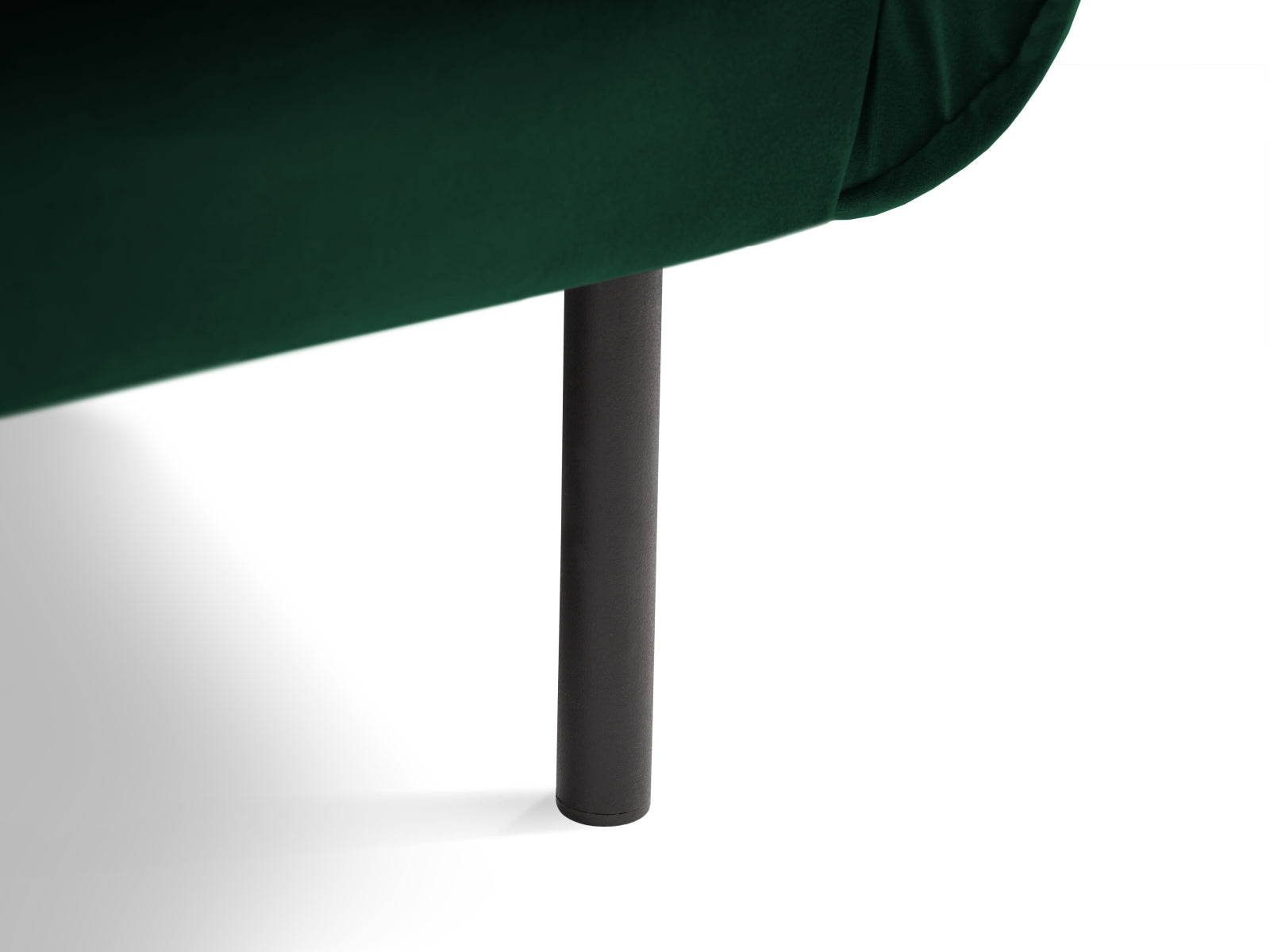 Eleganter Vienna Velour Sessel in sattem Flaschengrün, ideal für stilvolle Wohnräume und gemütliche Leseecken.