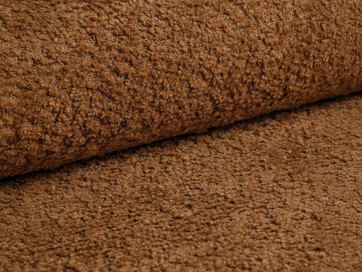 Drehsessel Savona von Cosmopolitan Design in Light Beige mit Chenille-Stoff Moly, Massivholzgestell und gepolsterten Stoffbeinen.
