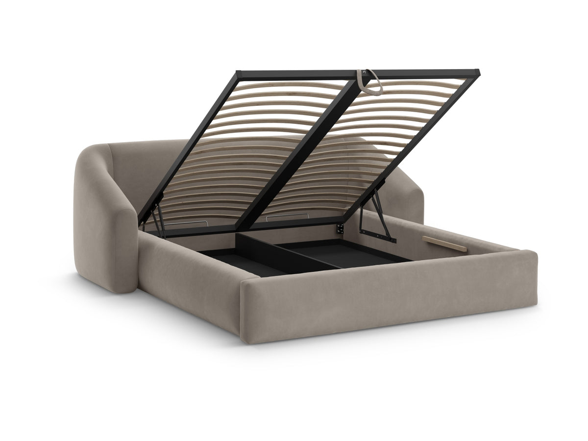Campi Bett mit Stauraum und Headboard 140cm in Cappuccino-Bluvel präsentiert im Onlineshop von KAQTU Design AG. Bett ist von Cosmopolitan Design