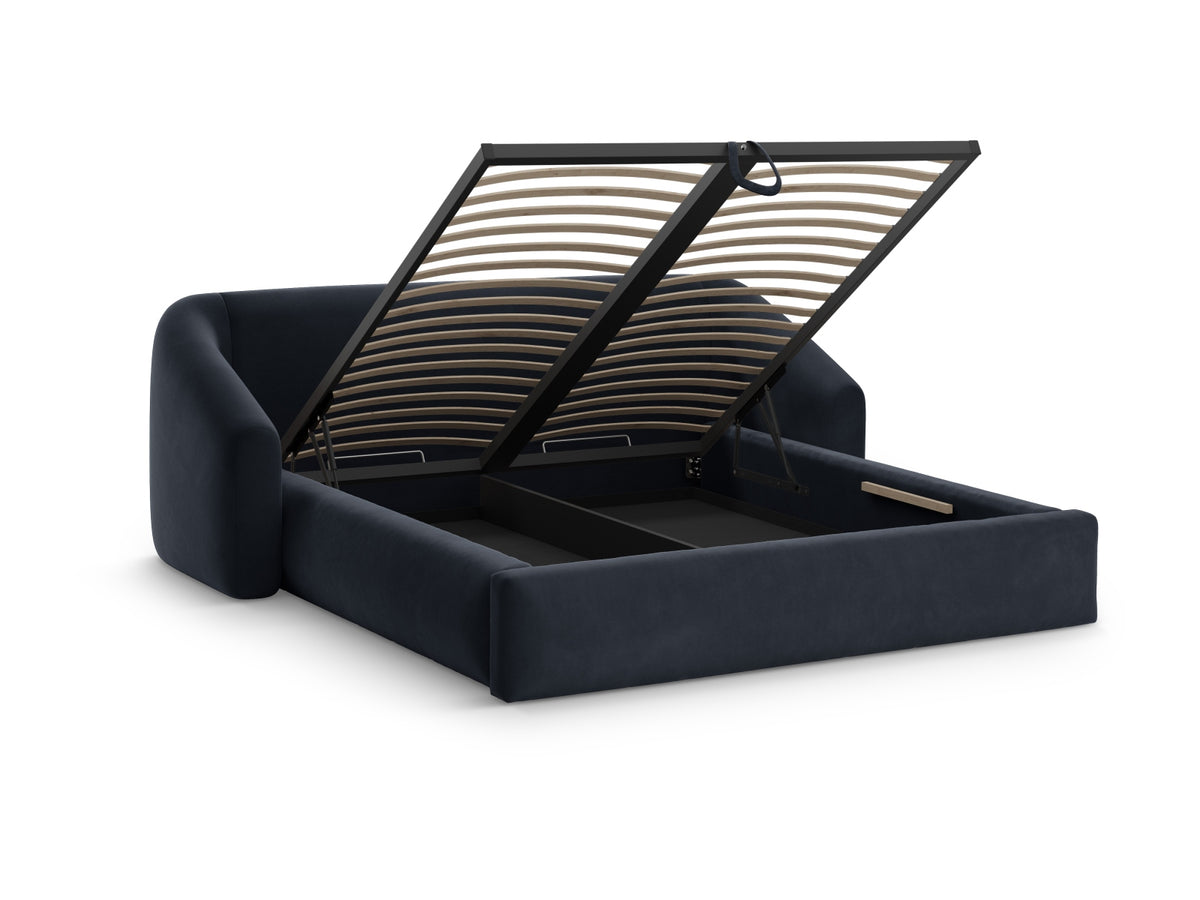 Campi Bett mit Stauraum und Headboard 160cm in Dark Blue-Bluvel präsentiert im Onlineshop von KAQTU Design AG. Bett ist von Cosmopolitan Design