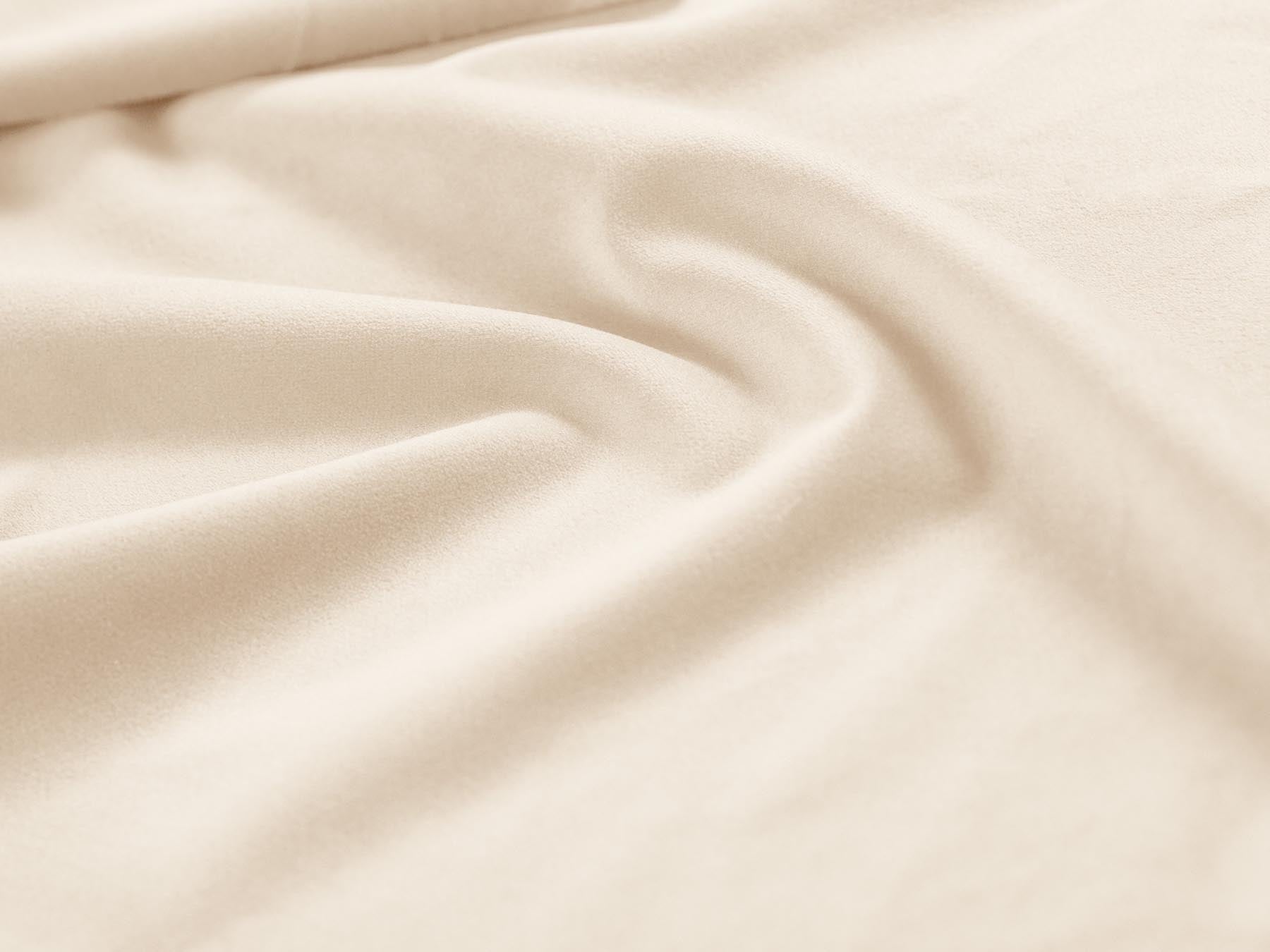 Modernes Livigno Bett mit integriertem Stauraum und geschmackvollem Kopfteil in zartem Beige, perfekt für stilvolle Schlafräume.