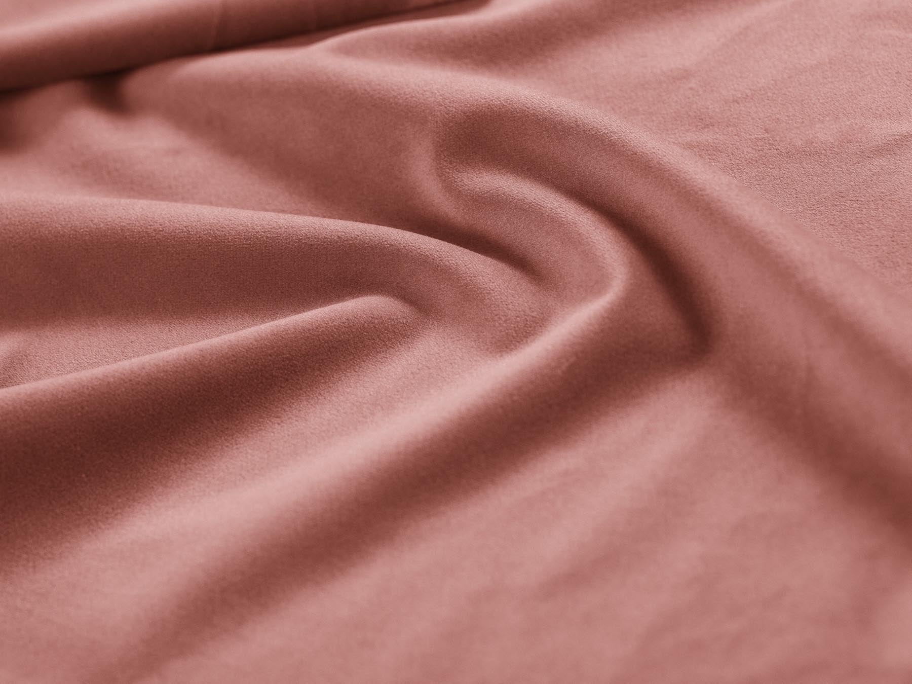 Modernes Livigno Bett mit 160 cm Breite, ausgestattet mit einem stilvollen Kopfteil und cleverem Stauraum für mehr Ordnung im Schlafzimmer.