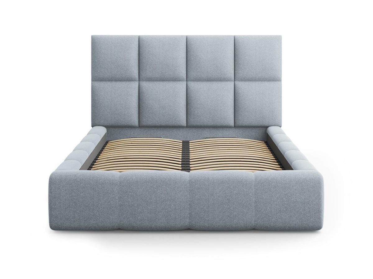 Livigno Bett mit Stauraum mit Kopfteil 180cm in Light Blue präsentiert im Onlineshop von KAQTU Design AG. Bett ist von Cosmopolitan Design