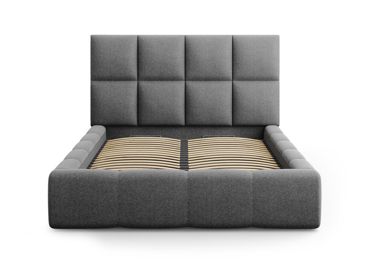 Livigno Bett 200x200 cm von Cosmopolitan Design in Cold Light Grey mit gepolstertem Kopfteil, Metallrahmen und Stauraum im Bettkasten mit Gasdruckfeder-Öffnung.