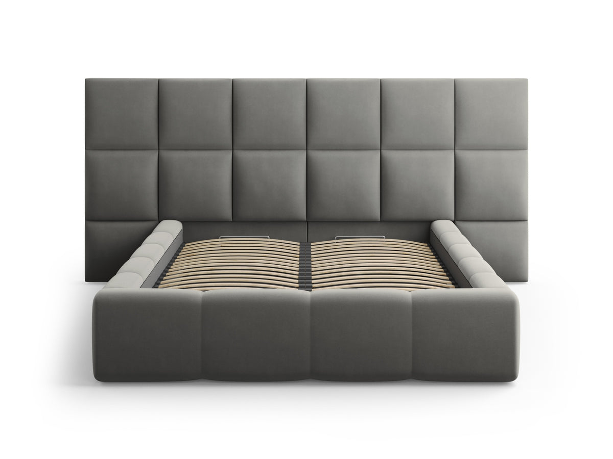 Samt-Bett Livigno von Cosmopolitan Design in Light Beige, Doppel-Kopfteil mit Ziernähten, Metallrahmen, Stauraum-Bettkasten, Beine aus Polypropylen.