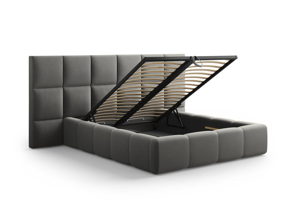 Samt-Bett Livigno von Cosmopolitan Design in Light Beige, Doppel-Kopfteil mit Ziernähten, Metallrahmen, Stauraum-Bettkasten, Beine aus Polypropylen.
