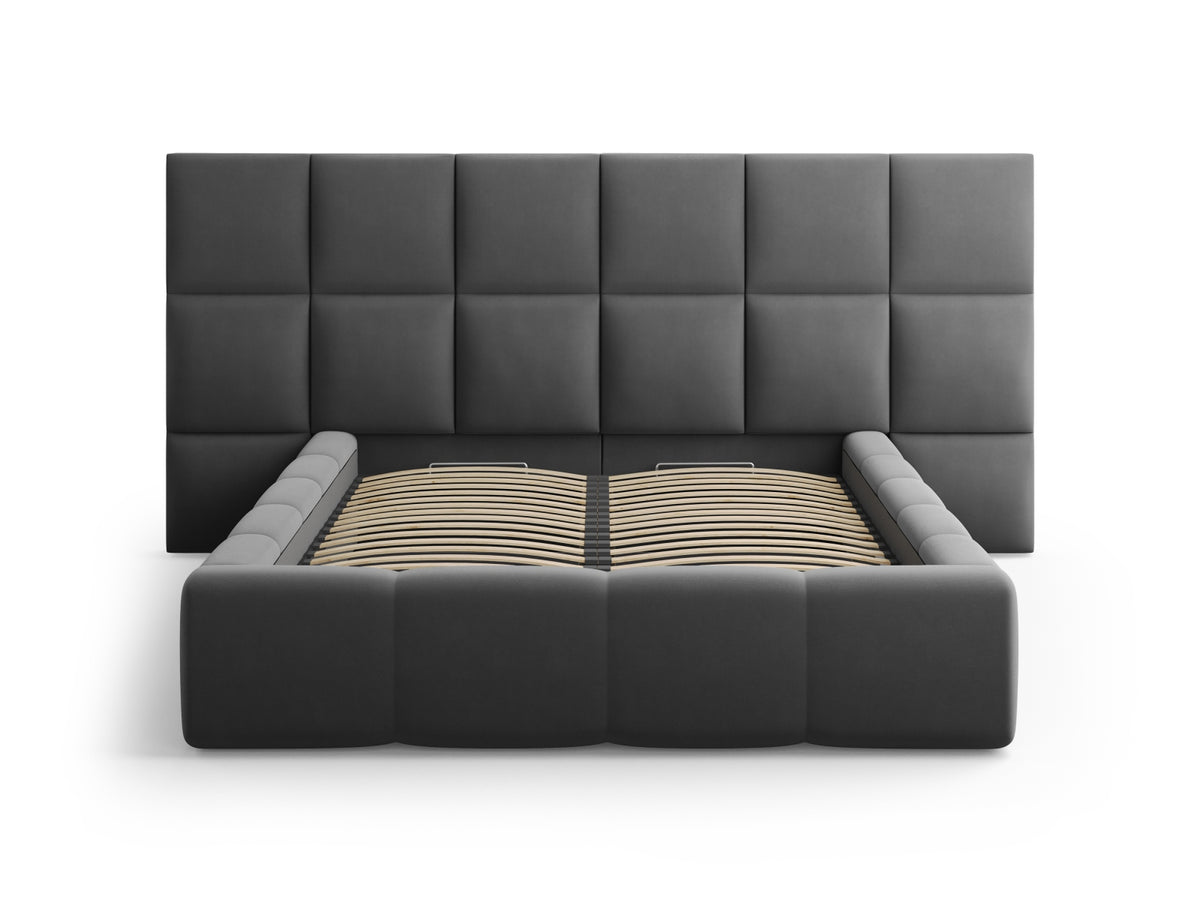 Samt-Bett Livigno von Cosmopolitan Design in Light Beige, Doppel-Kopfteil mit Ziernähten, Metallrahmen, Stauraum-Bettkasten, Beine aus Polypropylen.