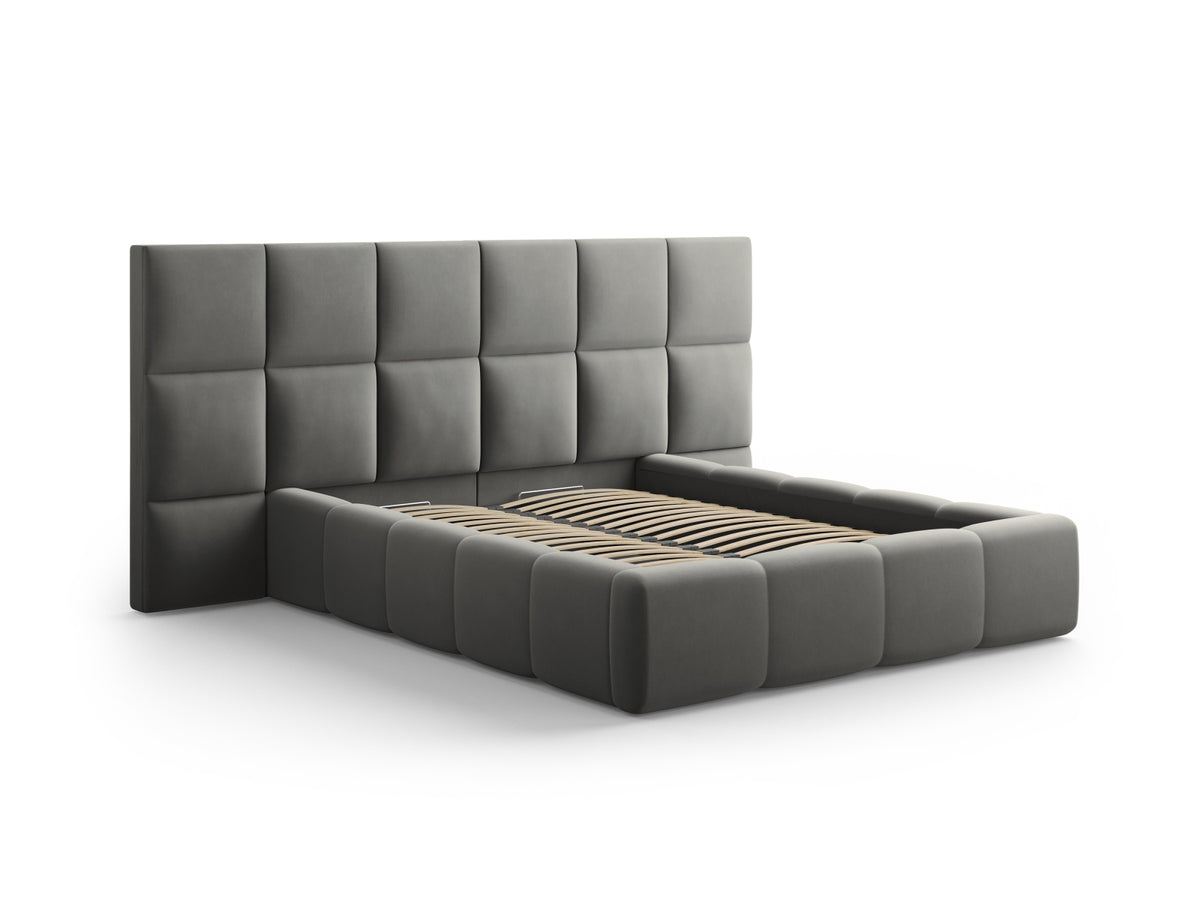 Samt-Bett Livigno von Cosmopolitan Design in Light Beige mit doppeltem Kopfteil, Metallrahmen und Stauraum-Bettkasten, Grösse 160 x 200 cm.