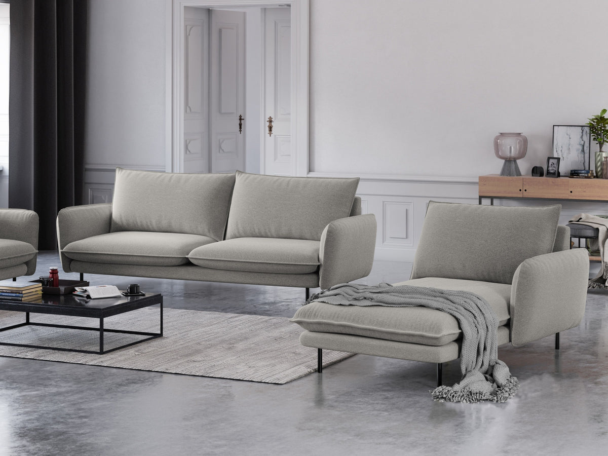 Vienna Sofa Chaise Lounge rechts 1 Sitz 110cm in Light Grey/Schwarz-Asgard/ Positano präsentiert im Onlineshop von KAQTU Design AG. L-Sofa rechts ist von Cosmopolitan Design