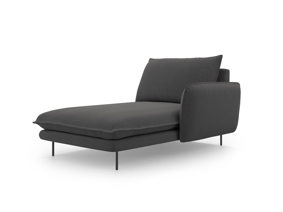 Vienna Sofa Chaise Lounge rechts 1 Sitz 110cm in Dark Grey/Schwarz-Positano präsentiert im Onlineshop von KAQTU Design AG. L-Sofa rechts ist von Cosmopolitan Design