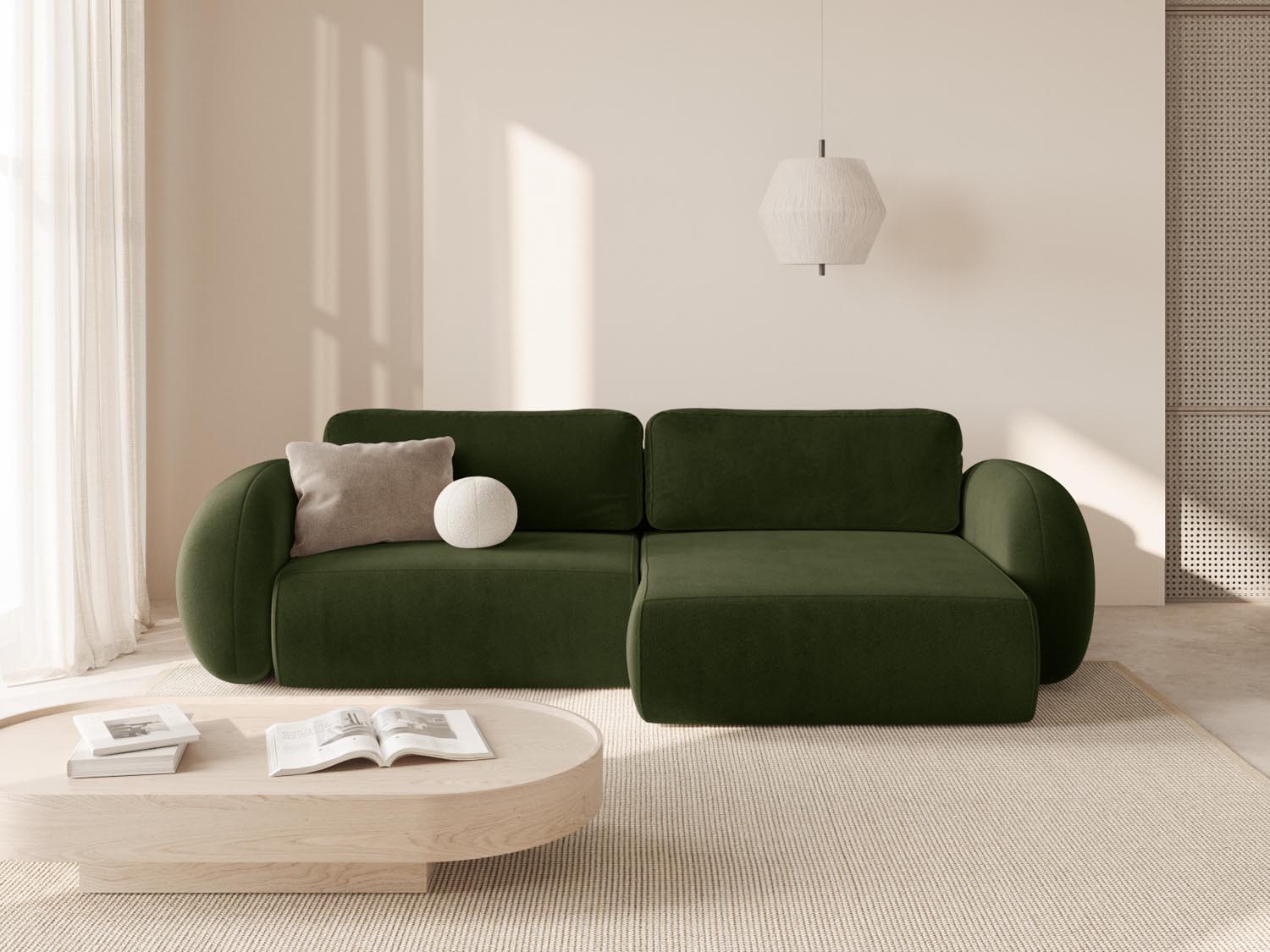 Elegantes Tonale Ecksofa in Army Green-Magic Velvet, 4-Sitzer mit Schlaffunktion und Stauraum, stilvoll präsentiert im modernen Wohnambiente.