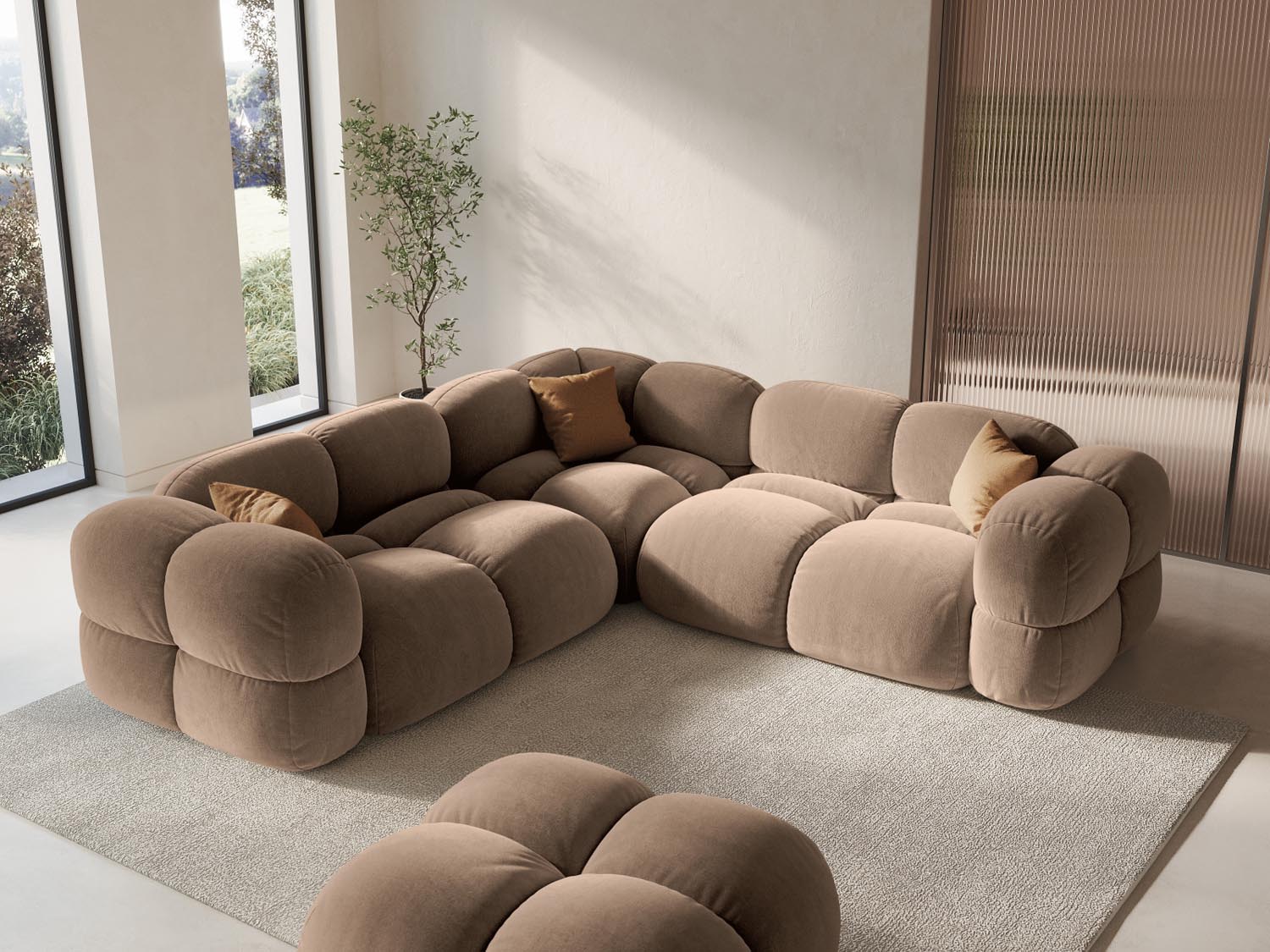 Elegantes Loretto Velour Ecksofa in Dunkelbeige, ideal für stilvolle Wohnräume, präsentiert in einer gemütlichen Atmosphäre.