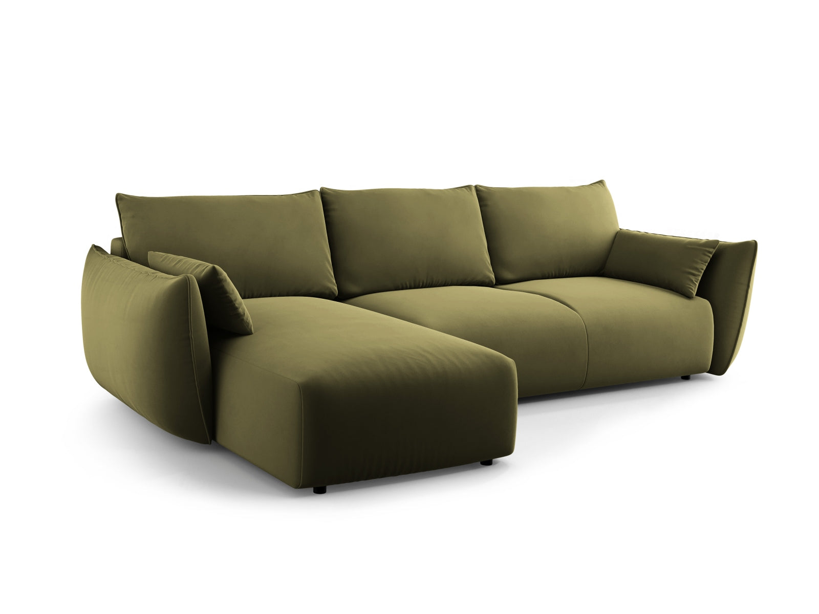 Elegantes 4-Sitzer Ecksofa links Matera in Green-Salvador, ideal für Schlafkomfort und Stauraum, präsentiert von Cosmopolitan Design.