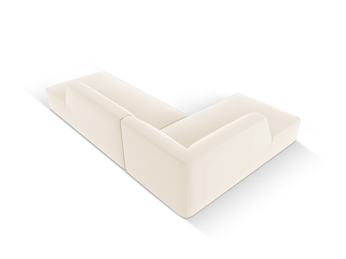 Modulares Ecksofa links Siena in Light Beige mit Kunstleder-ähnlichem Bezug, Récamiere, schwarzen Kunststoffbeinen und schlichter Rückenlehne.