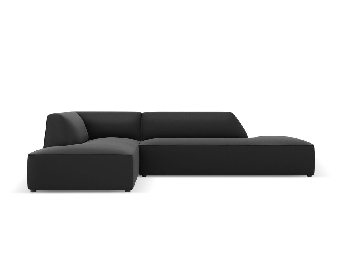 Modulares Ecksofa links Siena in Light Beige mit Kunstleder-ähnlichem Bezug, Récamiere, schwarzen Kunststoffbeinen und schlichter Rückenlehne.