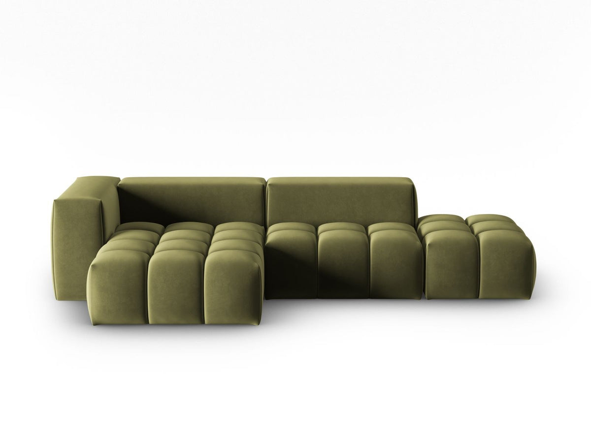Modulares Ecksofa Verona in Sand-Casino Samt mit Récamiere links, schwarzen Kunststoffbeinen und weicher Velours-Polsterung, 4 Sitzplätze.