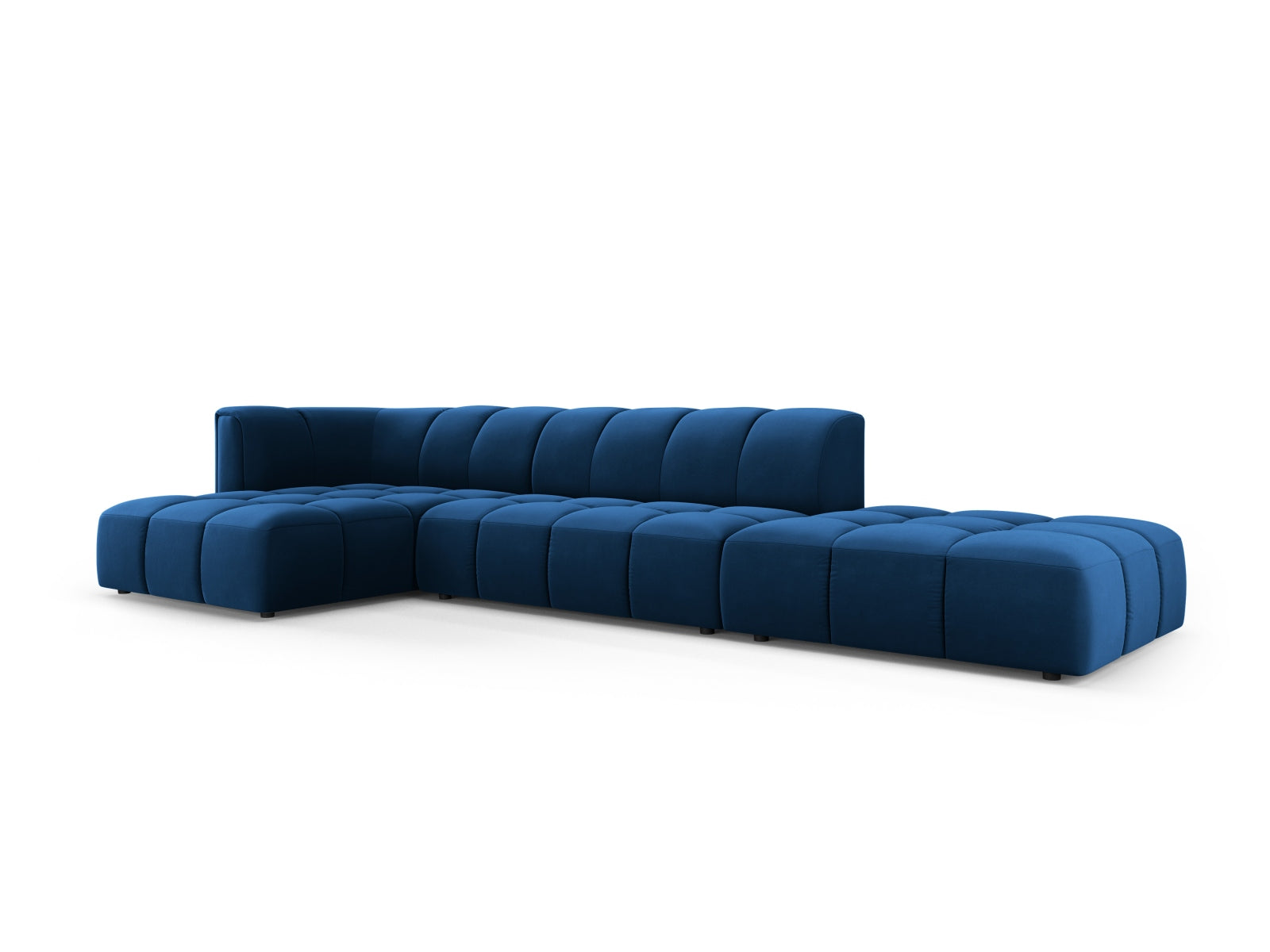 Modulares 5-Sitzer Ecksofa Moritz in Royal Blue-Bluvel, perfekt für gemütliche Wohnzimmer, kombiniert Komfort und zeitgemäße Ästhetik.