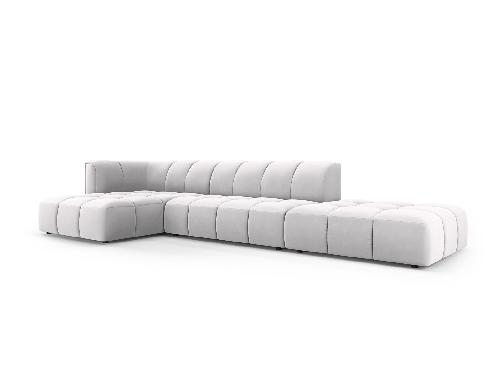 Modernes 5-Sitzer Ecksofa Moritz in edlem Silver-Bluvel, perfekt für stilvolle Wohnräume und gesellige Abende. Von Cosmopolitan Design.