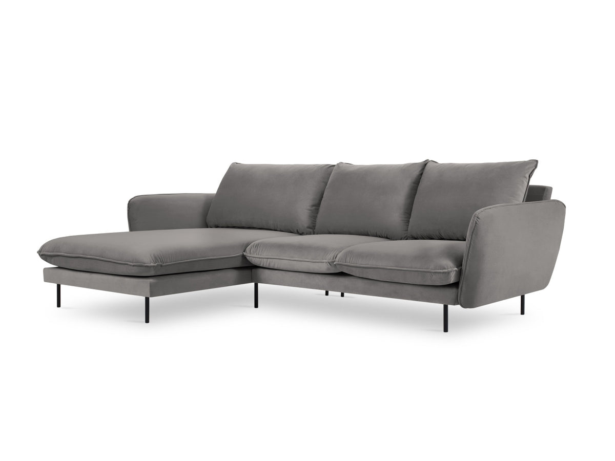 Vienna Velour Ecksofa links 5 Sitzer 170cm in Light Grey/Schwarz-Bluvel präsentiert im Onlineshop von KAQTU Design AG. Ecksofa links ist von Cosmopolitan Design