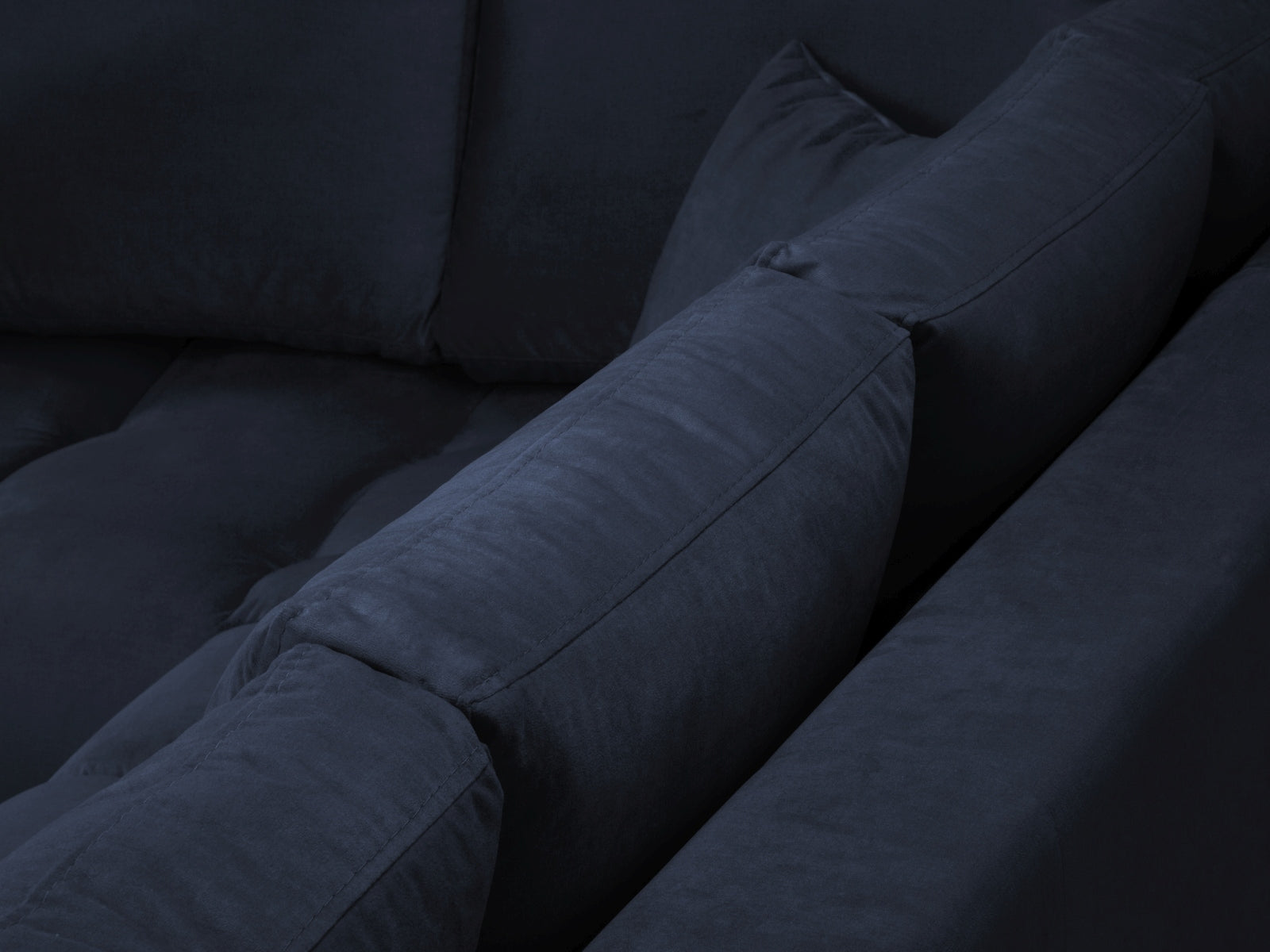 Erleben Sie das stilvolle Hastings Velour links Ecksofa 5 Sitzer von Cosmopolitan Design – ideal für Ihr modernes Wohnzimmer und optimalen Komfort.