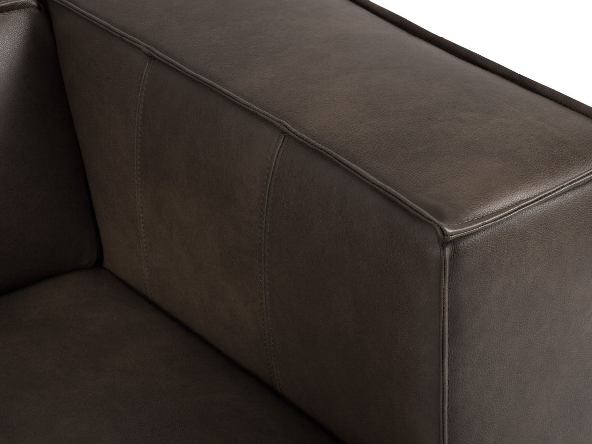 Turin Ecksofa links aus Rindsleder in Grey Brown-Granada, Massivholzrahmen, Récamiere und Holzfüsse, 5 Sitzplätze, Cosmopolitan Design