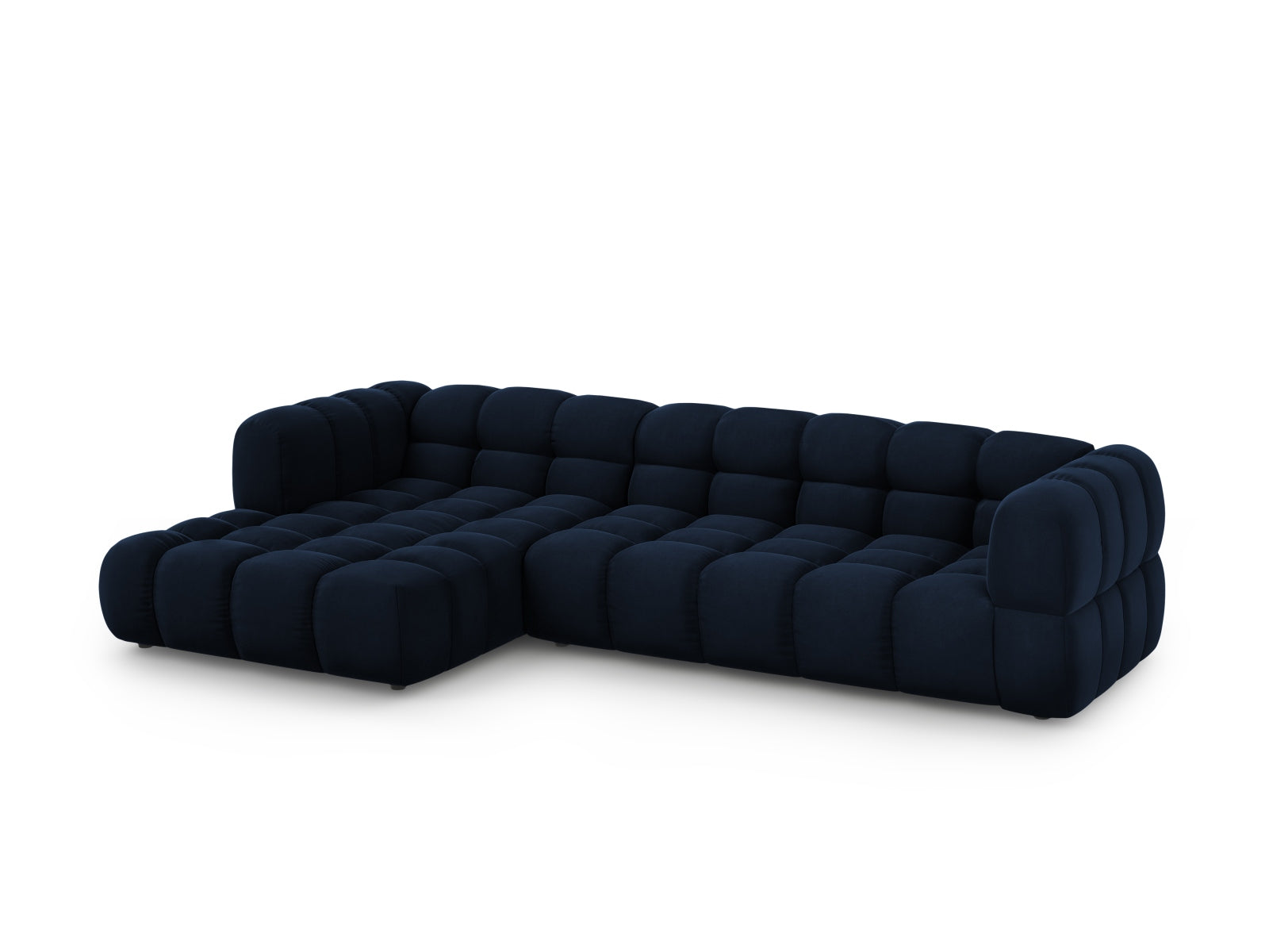 Elegantes Sky Velour Ecksofa links, 4-Sitzer in Royal Blue-Casino, ideal für stilvolle Wohnräume, präsentiert von Cosmopolitan Design.