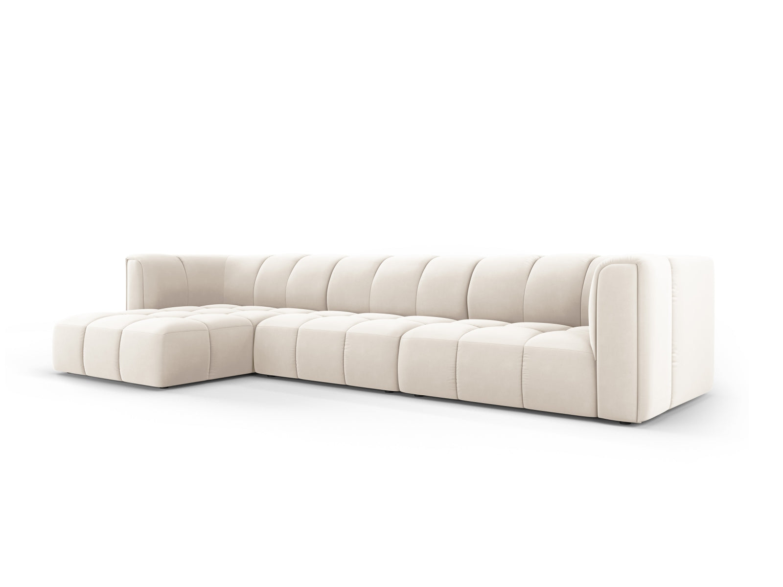 Modulares 5-Sitzer Ecksofa Moritz in hellem Beige-Bluvel, stilvoll und komfortabel, ideal für moderne Wohnräume.