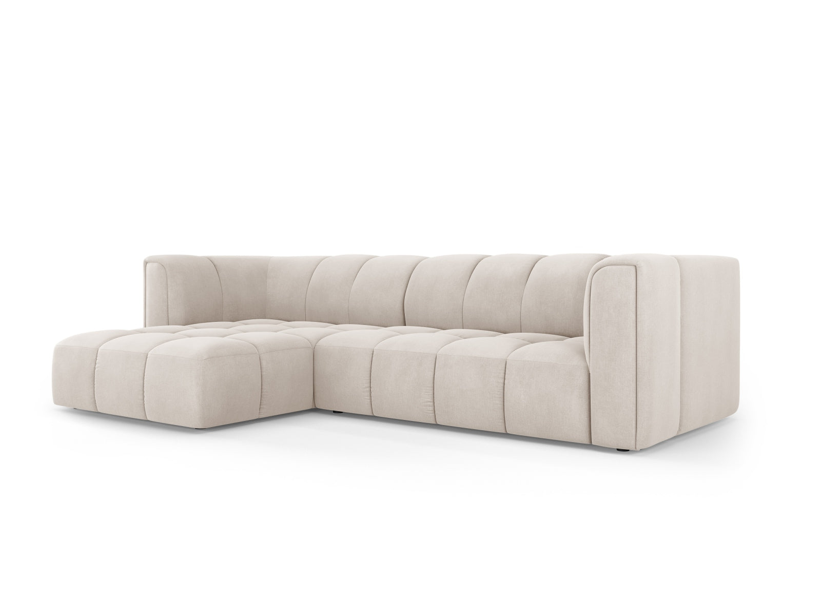 Modulares 3-Sitzer Ecksofa Moritz in stilvollem Beige, ideal für moderne Wohnräume, präsentiert von Cosmopolitan Design.