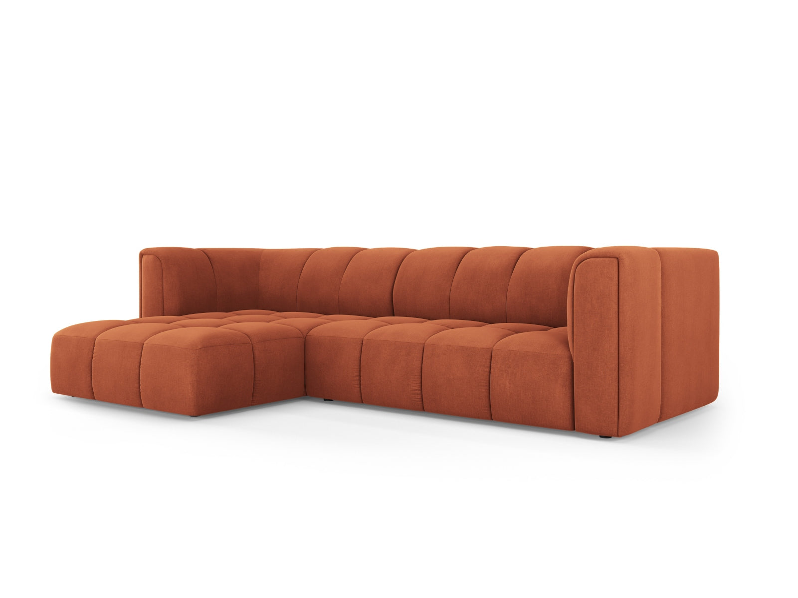 Modulares 3-Sitzer Ecksofa Moritz in lebhaftem Orange, ideal für stilvolle Wohnräume, präsentiert von Cosmopolitan Design.