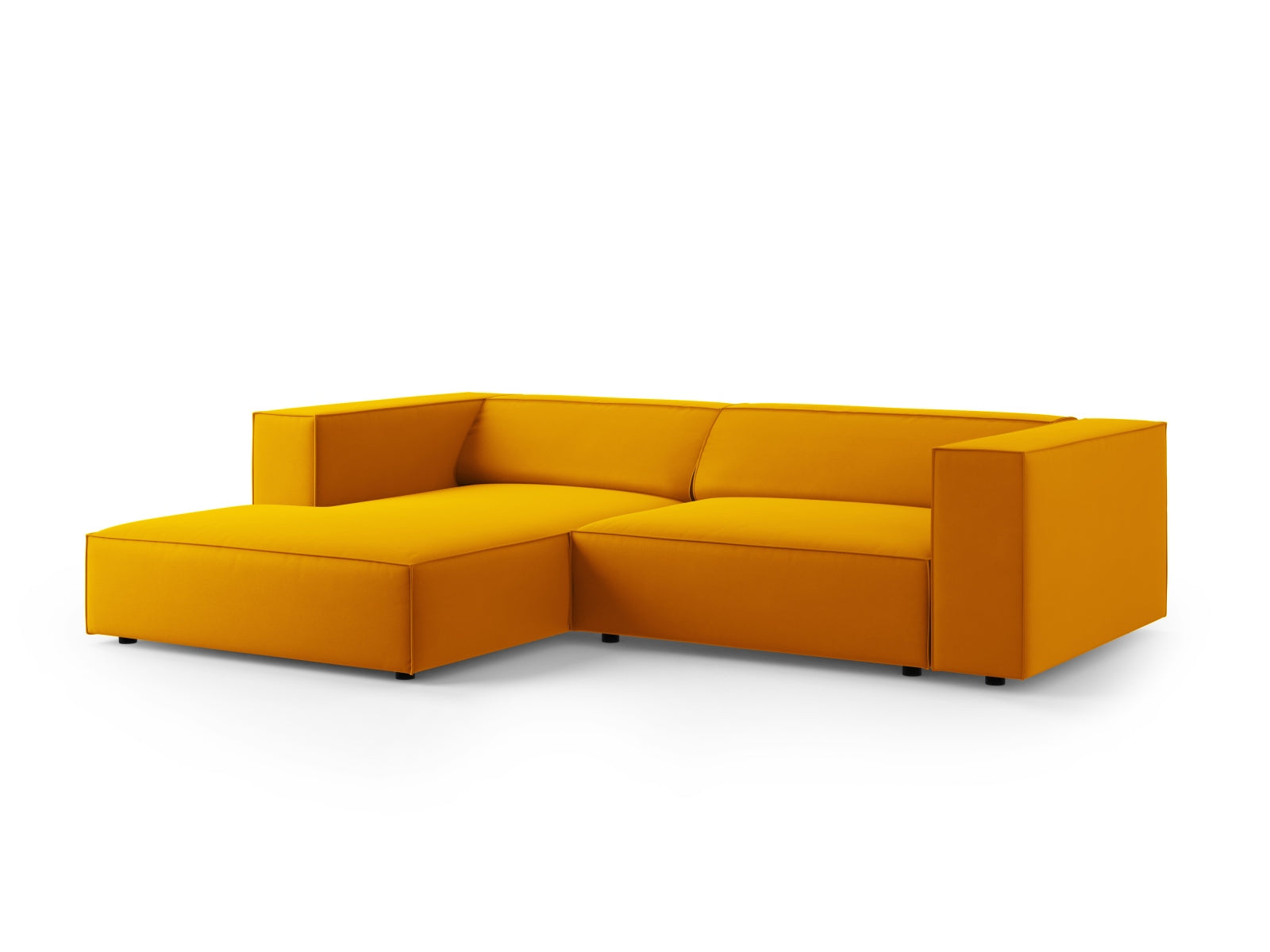 Entdecken Sie das stilvolle Arendal Velour Ecksofa links von Cosmopolitan Design. Ideal für Ihr modernes Wohnzimmer, vereint es Komfort und Eleganz.