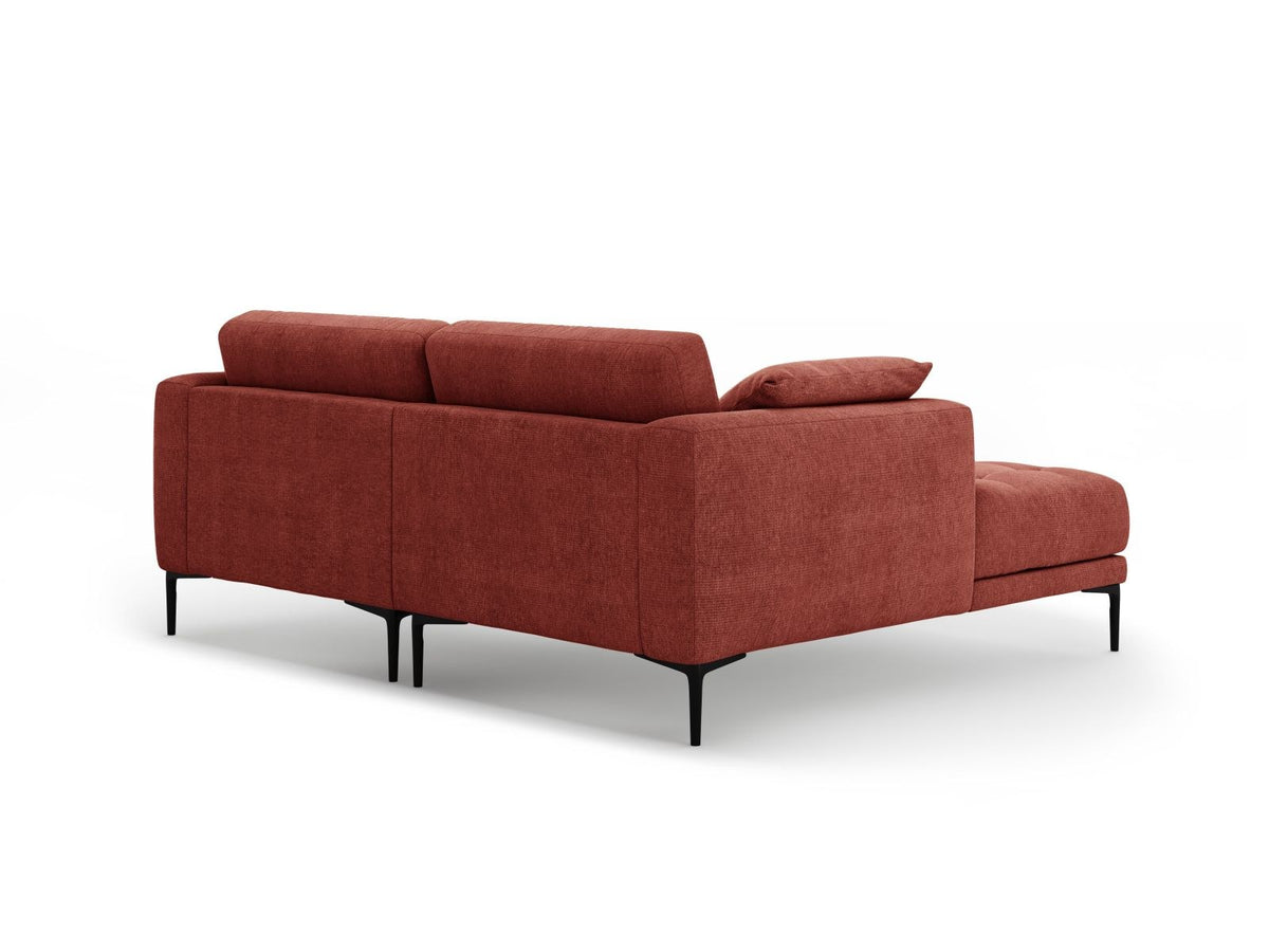 Ecksofa Links Lazio von Cosmopolitan Design in Beige mit Sorella-Stoffbezug, Massivholzrahmen und schwarzen Metallbeinen, seitliche Ansicht.