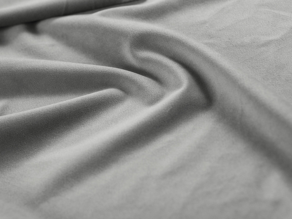 Ecksofa links Matera in Beige mit Récamière und niedrigen schwarzen Beinen
