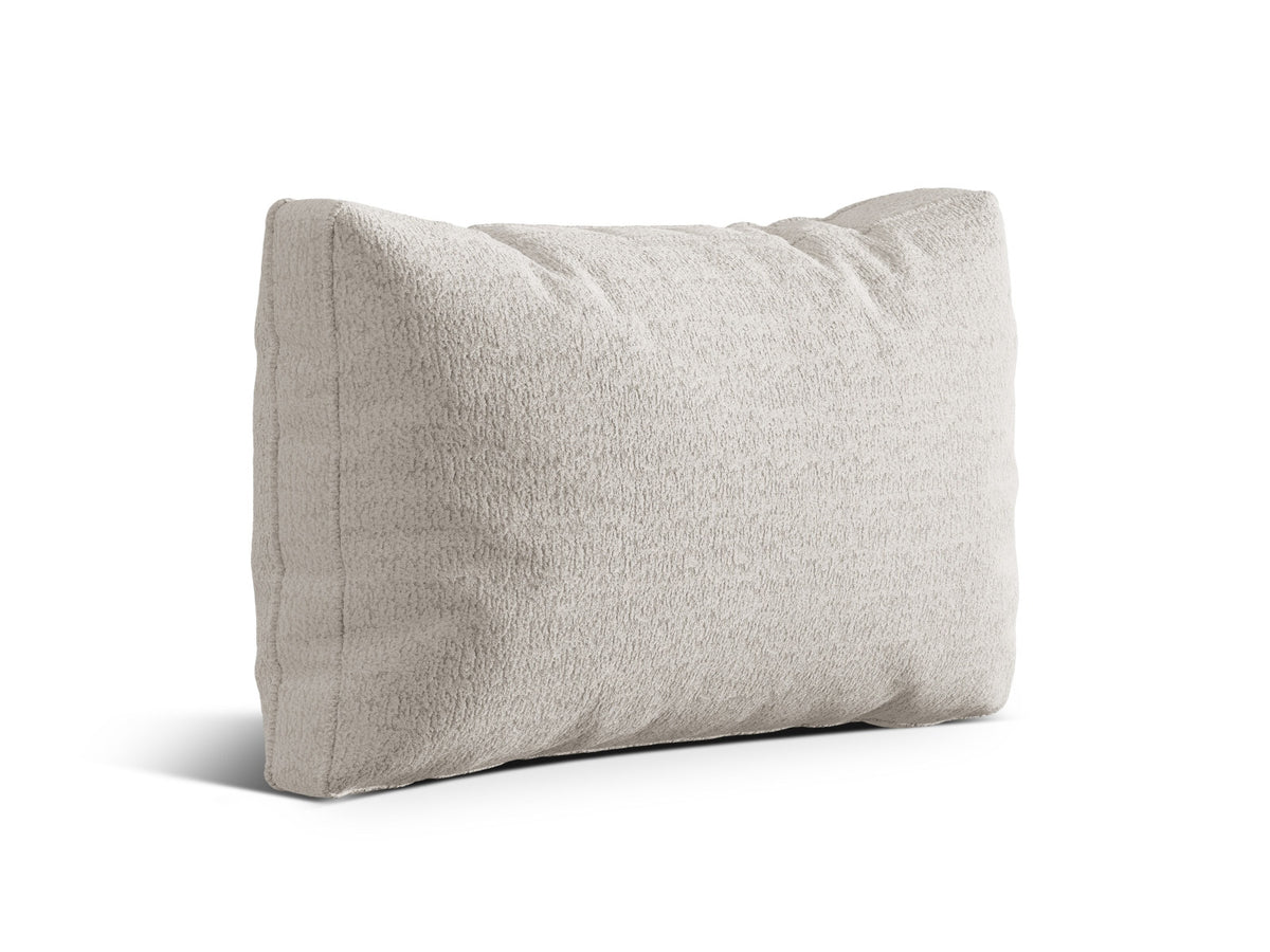 Kemi Kissen 10cm von Cosmopolitan Design in Light Beige-CORAL mit Bouclé-Stoffbezug, quadratische Form, auf hellem Hintergrund fotografiert.