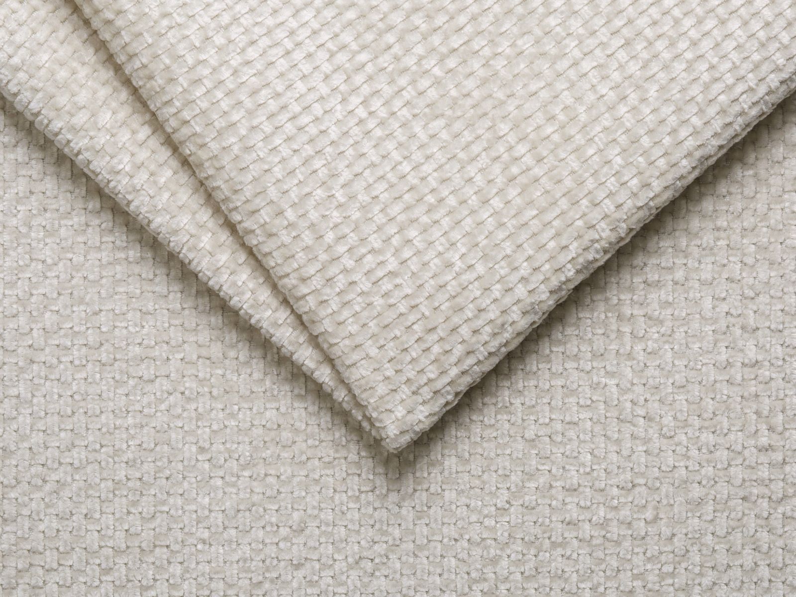 Elegantes Deko Kissen Aveiro in sanftem Beige, ideal für eine harmonische Raumgestaltung. Hochwertige Verarbeitung von Cosmopolitan Design.