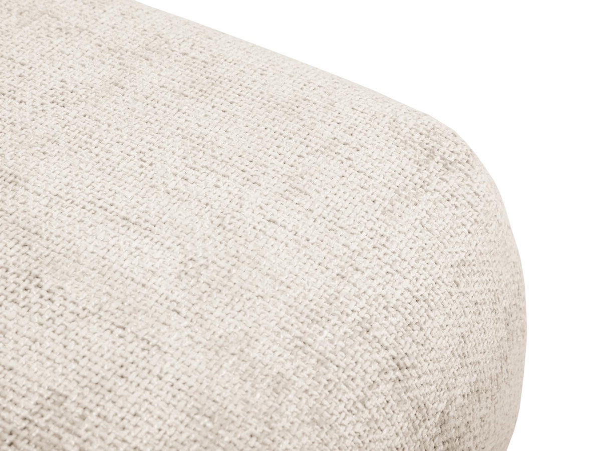 Gepolsterter Pouf Matera mit Velourbezug auf schwarzen Kunststoffbeinen, Cosmopolitan Design