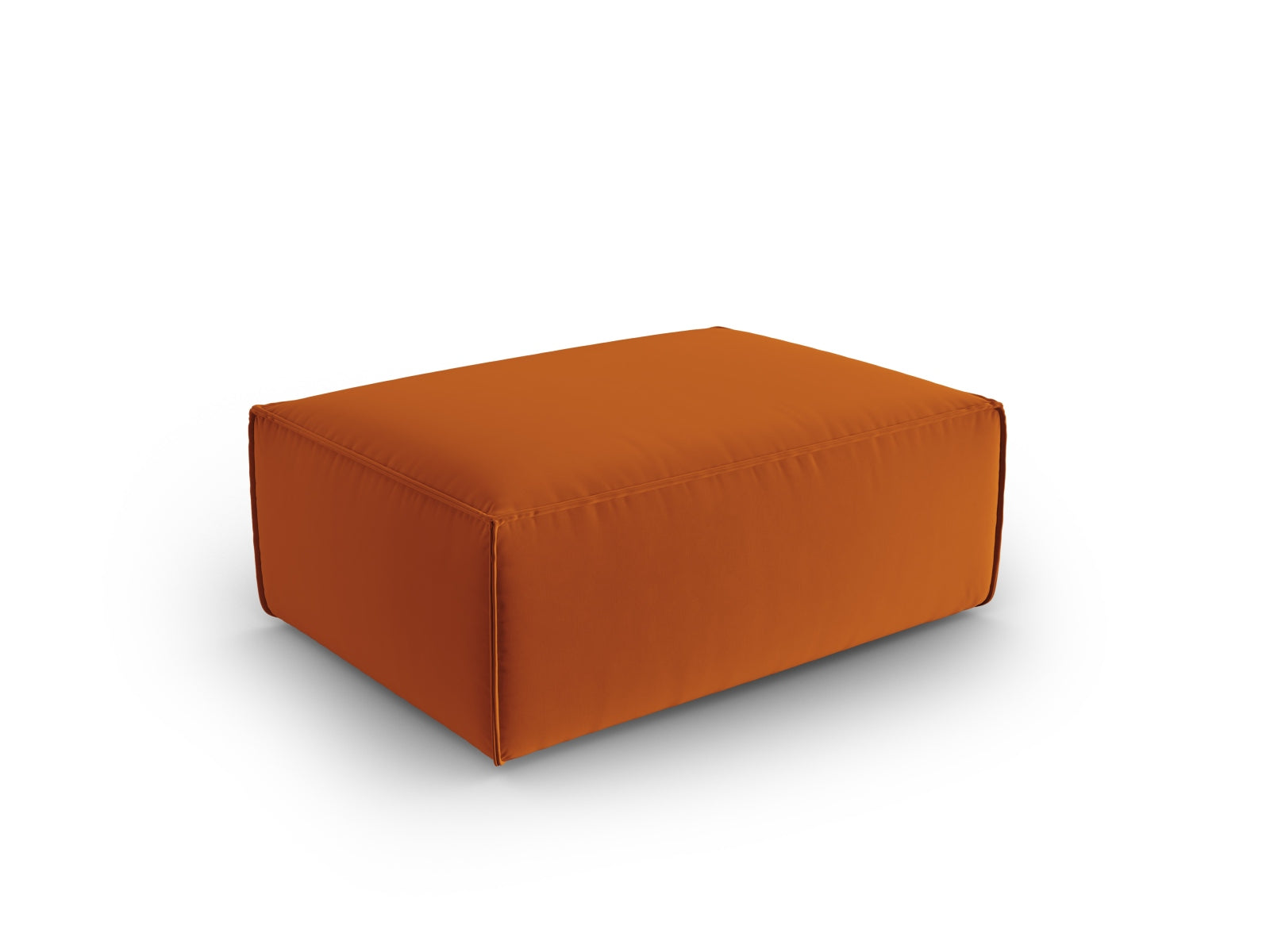 Erleben Sie den Mackay Velour Pouf 1 Sitzer von Cosmopolitan Design – ein elegantes, komfortables Möbelstück, ideal für Ihr modernes Wohnambiente.