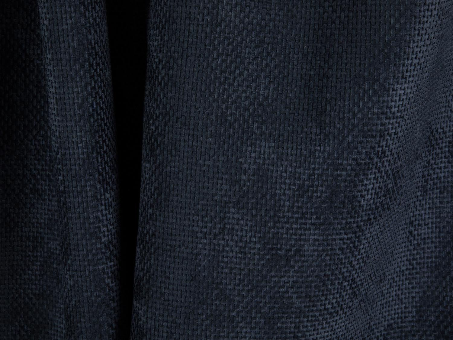 Entdecken Sie den Koge Pouf 1 Sitz 95cm von Cosmopolitan Design – ein elegantes, vielseitiges Möbelstück, das Komfort und Stil in Ihr Zuhause bringt.