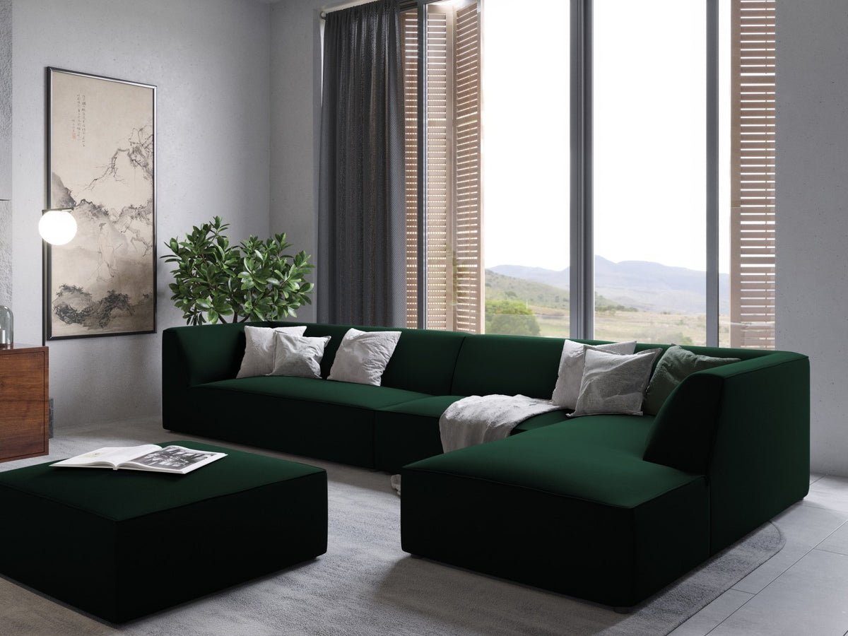 Beiger Samt-Pouf mit gepolstertem Sitz, Velours-Stoff und schwarzen Kunststoffbeinen, Modell Siena von Cosmopolitan Design.