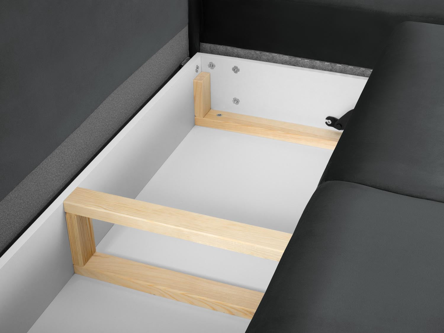 Erleben Sie das Kyoto Velour Ecksofa rechts: elegantes 5-Sitzer Sofa mit Schlaffunktion und Stauraum, ideal für modernes Wohnen!